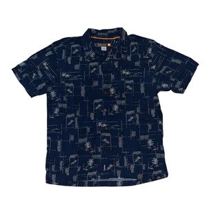 Quiksilver shirt. Color: Navy. Size: L